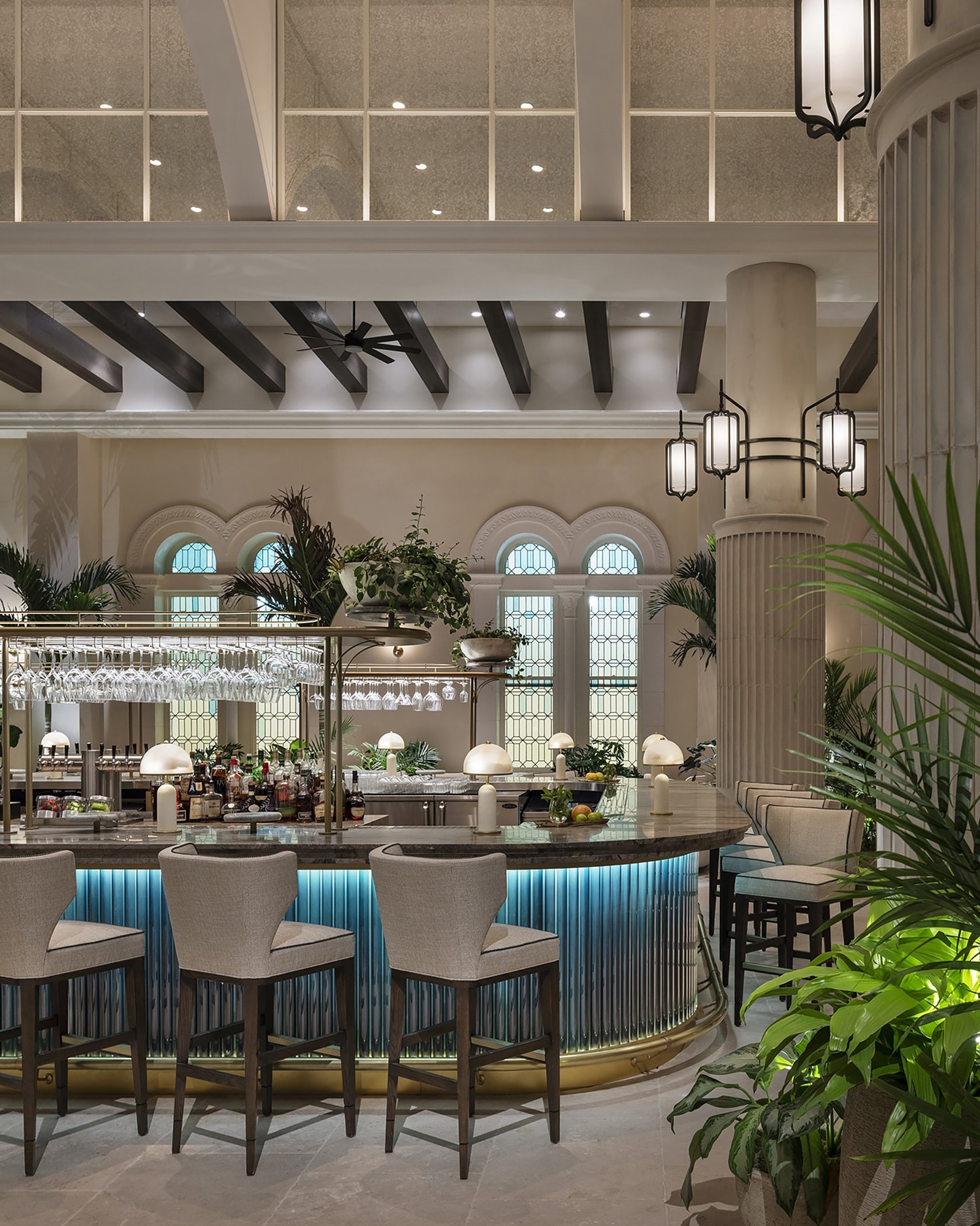 Lakefront Lounge - Drink & Dine at Palm Court - The Boca Raton